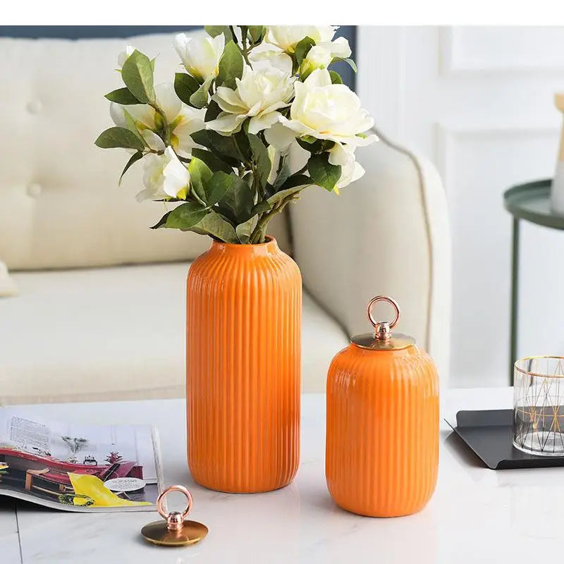 E﻿legant Ribbed Ceramic Vase