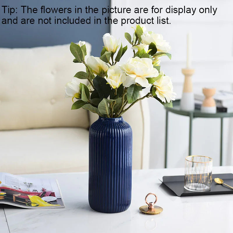 E﻿legant Ribbed Ceramic Vase